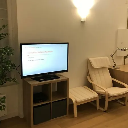 Hostnfly - Super Spacious Studio Close To The Moulin Rouge! * París