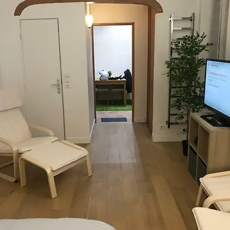 Hostnfly - Super Spacious Studio Close To The Moulin Rouge! *