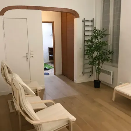 Hostnfly - Super Spacious Studio Close To The Moulin Rouge! * París